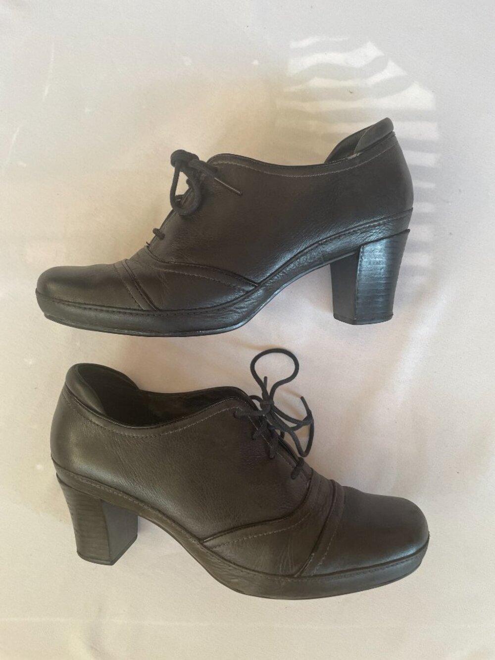 Clarks Black Leather Lace Up Women's Shoes Size 9M